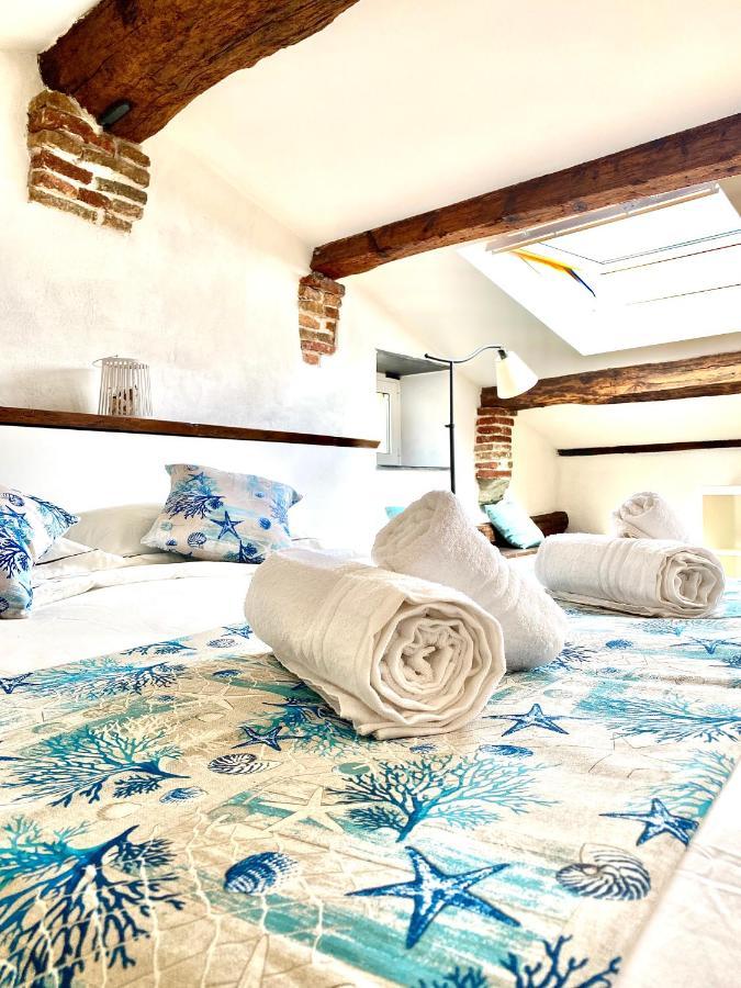 Cozy Loft Marina View Apartment Savona Bagian luar foto