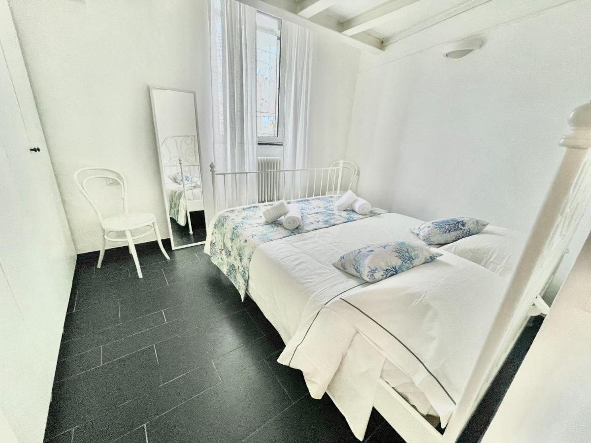 Cozy Loft Marina View Apartment Savona Bagian luar foto