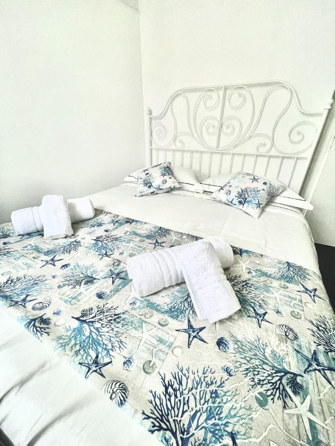 Cozy Loft Marina View Apartment Savona Bagian luar foto