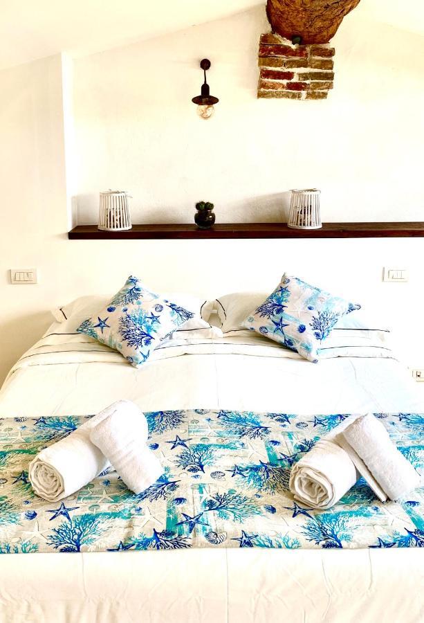 Cozy Loft Marina View Apartment Savona Bagian luar foto