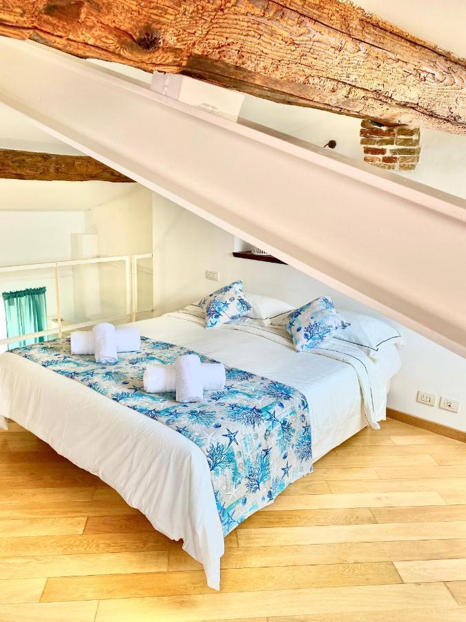 Cozy Loft Marina View Apartment Savona Bagian luar foto