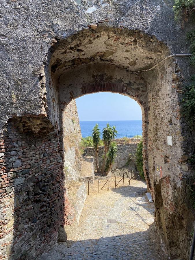 Cozy Loft Marina View Apartment Savona Bagian luar foto